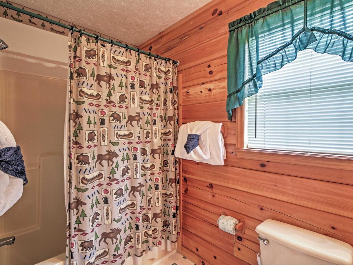 Idyllic Cabin With Hot Tub Less Than 2 Mi To Dollywood! Сивиървил Екстериор снимка